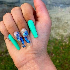 Butterfly nails